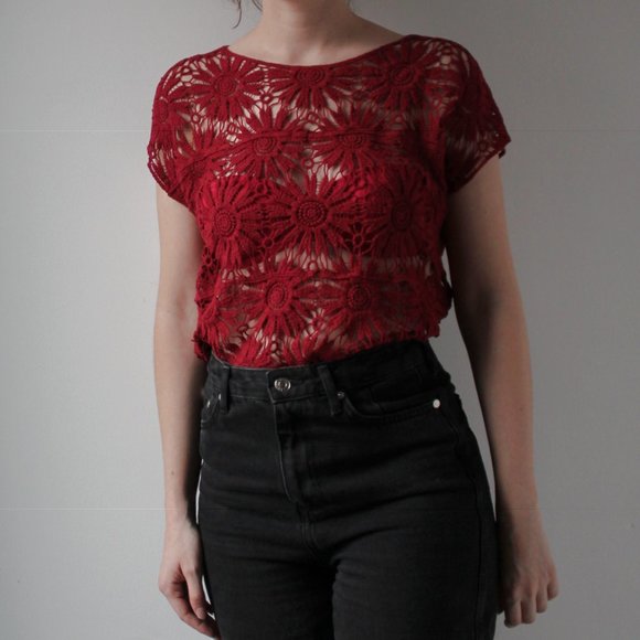 Red Daisy Crochet Top - Picture 2 of 4